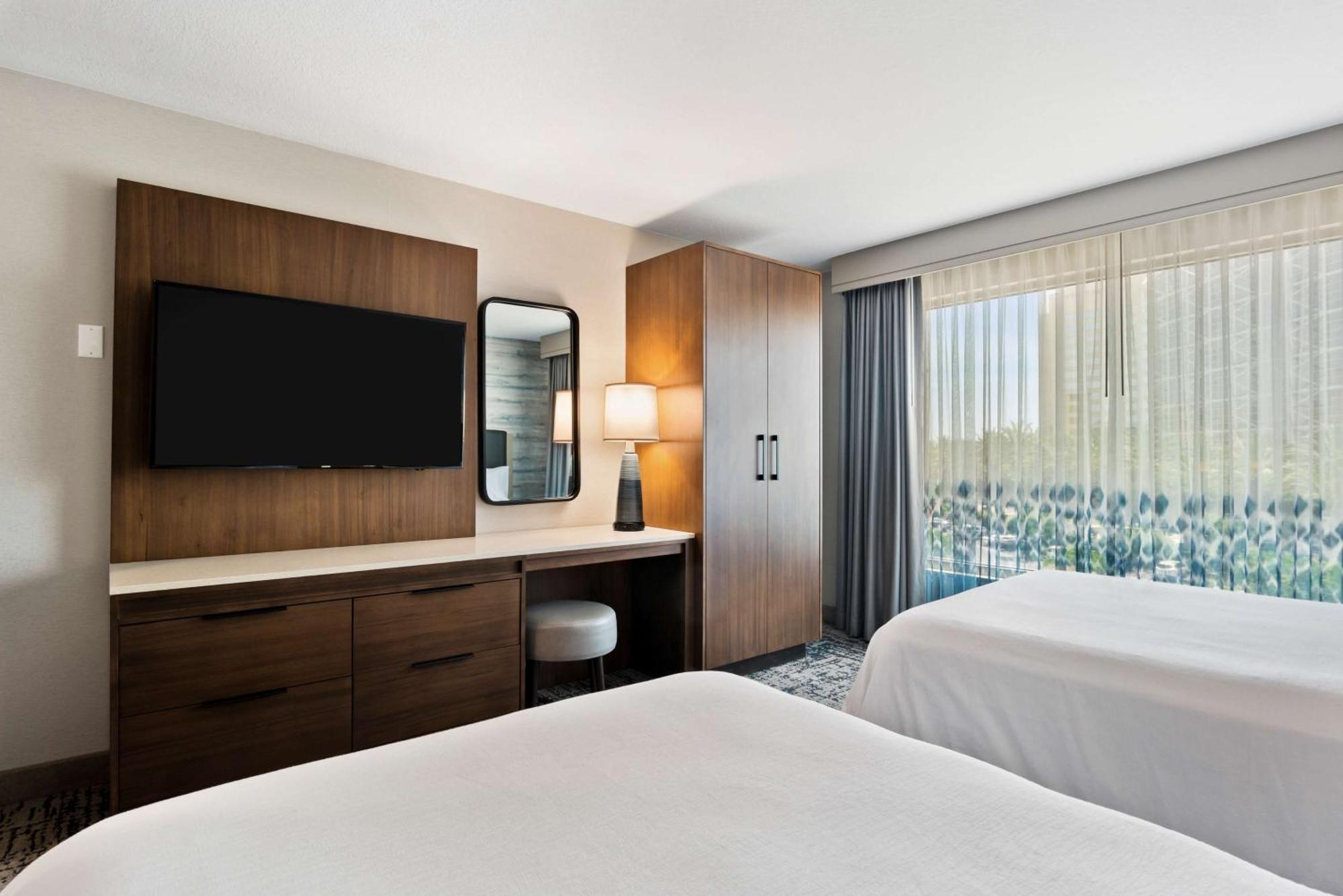 גרדן גרוב Embassy Suites By Hilton Anaheim South מראה חיצוני תמונה